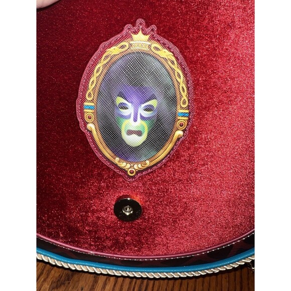 Loungefly Disney Crossbody Bag Snow White Evil Queen Throne Heart Box Cosplay - Picture 10 of 16